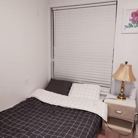 Private Suite With Separated Entrance 리치먼드 외부 사진