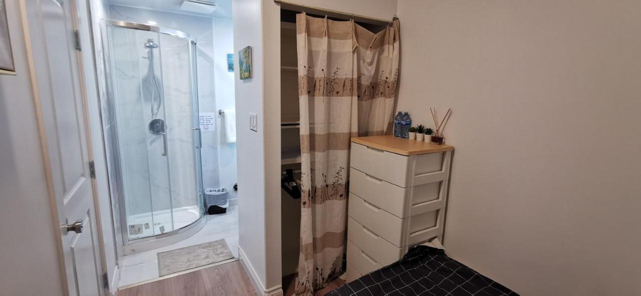 Private Suite With Separated Entrance 리치먼드 외부 사진