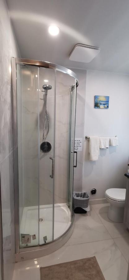 Private Suite With Separated Entrance 리치먼드 외부 사진