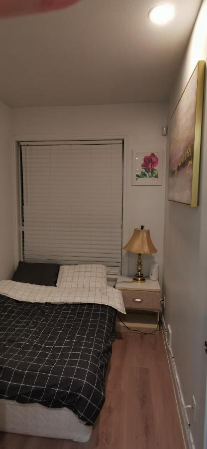 Private Suite With Separated Entrance 리치먼드 외부 사진